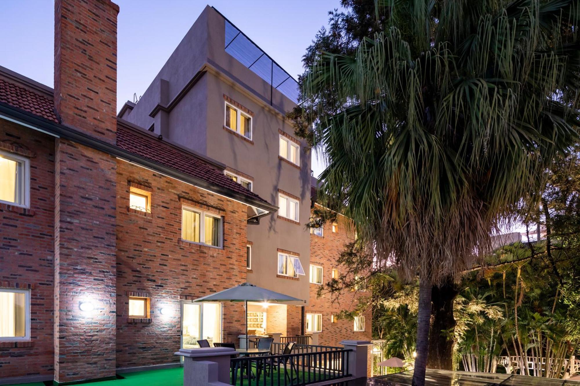 Hotel Villa Morra Suites Asuncion Exterior photo